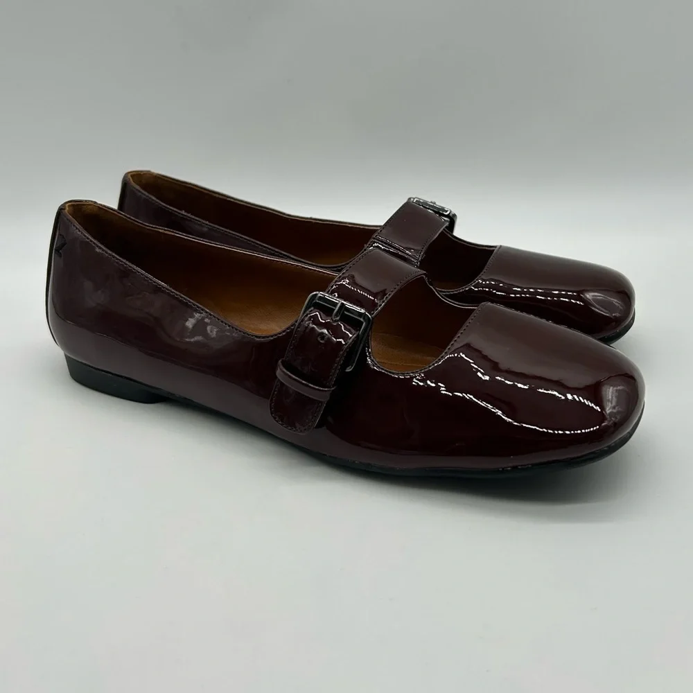 Zodiac Indira Women’s Flats | Vegan Patent Burgundy Buckle | Size 7.5M NIB